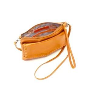 Hobo NWOT Stoll Honey color crossbody easily converts to your grab & go wristlet